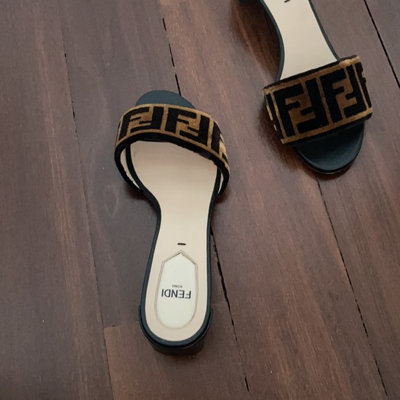 Fendi Print Slip on heel - Picture 3 of 4